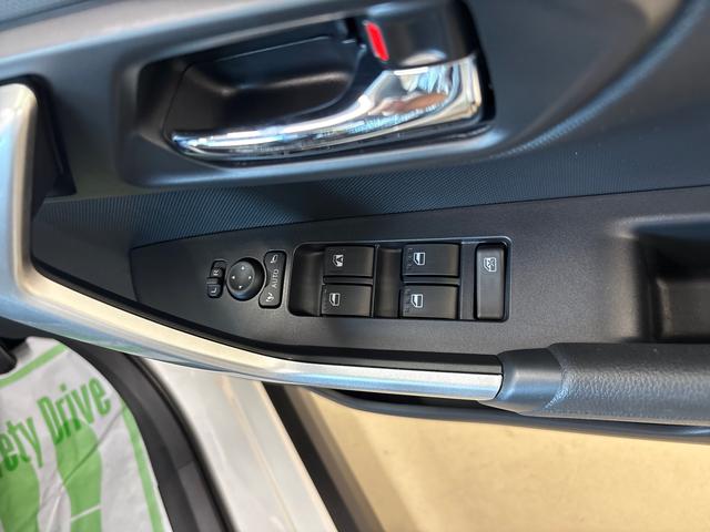 ロッキープレミアムＧ　ＨＥＶＬＥＤヘッドライト／ＬＥＤフォグランプ　クルーズコントオール　オート電動格納ドアミラー　電動パーキングブレーキ　運転席・助手席シートヒーター　リヤフォグランプ　サイドエアバック（秋田県）の中古車