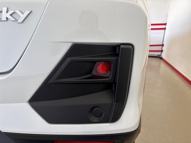 ロッキープレミアムＧ　ＨＥＶＬＥＤヘッドライト／ＬＥＤフォグランプ　クルーズコントオール　オート電動格納ドアミラー　電動パーキングブレーキ　運転席・助手席シートヒーター　リヤフォグランプ　サイドエアバック（秋田県）の中古車