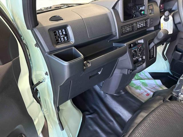 ハイゼットカーゴＤＸ電子４ＷＤ　マニュアルエアコン　ＬＥＤヘッドライト／フォグランプ　コーナーセンサ−　キーレスエントリー　オートライト／ハイビーム　パワーウィンドウ　スマートアシスト（予防安全装置）（秋田県）の中古車