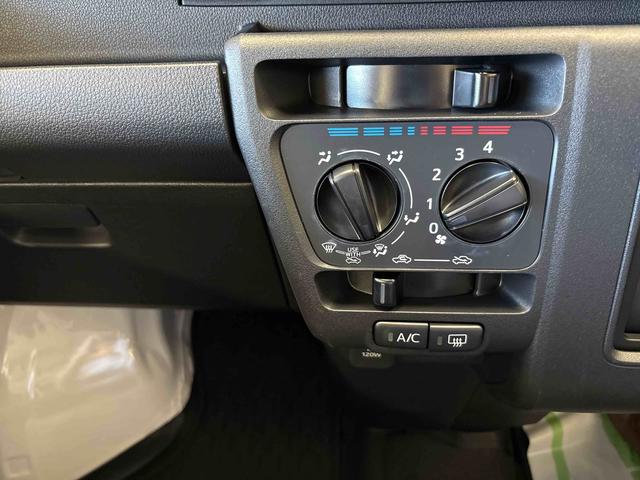 ハイゼットカーゴスペシャル電子４ＷＤ　マニュアルエアコン　ハロゲンヘッドライト　コーナーセンサー　ＶＳＣ（横滑り防止機能）　パワーウィンドウ　オートライト／ハイビーム　スマートアシスト（予防安全装置）（秋田県）の中古車