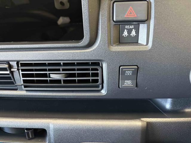 ハイゼットカーゴスペシャル電子４ＷＤ　マニュアルエアコン　ハロゲンヘッドライト　コーナーセンサー　ＶＳＣ（横滑り防止機能）　パワーウィンドウ　オートライト／ハイビーム　スマートアシスト（予防安全装置）（秋田県）の中古車