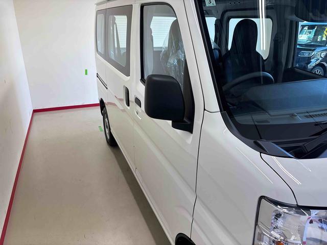 ハイゼットカーゴスペシャル電子４ＷＤ　マニュアルエアコン　ハロゲンヘッドライト　コーナーセンサー　ＶＳＣ（横滑り防止機能）　パワーウィンドウ　オートライト／ハイビーム　スマートアシスト（予防安全装置）（秋田県）の中古車
