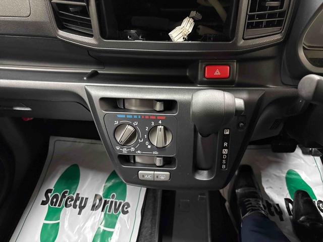 ミライースL SAIII4WD ハロゲンヘッドライト キーレスエントリー コーナーセンサあー オートライト/ハイビーム マニュアルエアコン VSC(横滑り防止機能) スマートアシスト(予防安全装置)(秋田県)の中古車