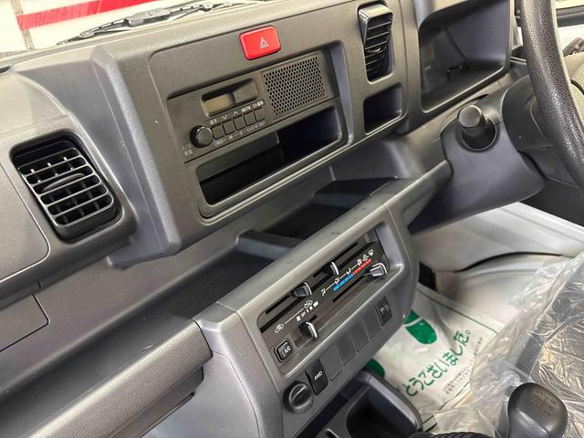 ハイゼットトラックスタンダードパートタイム4WD 純正ラジオ(AM・FM) ハロゲンヘッドライト ストロング防錆 マニュアルエアコン(秋田県)の中古車