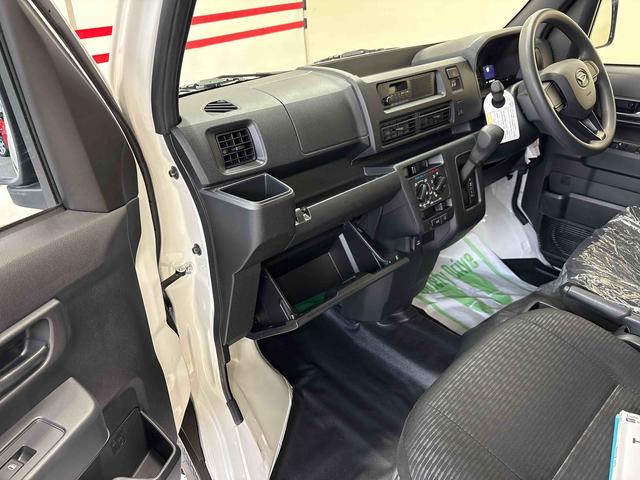 ハイゼットカーゴDX電子4WD 純正ラジオ(AM・FM) キーレスエントリー マニュアルエアコン ハロゲンヘッドライト コーナーセンサー オートライト/ハイビーム エコアイドル(秋田県)の中古車