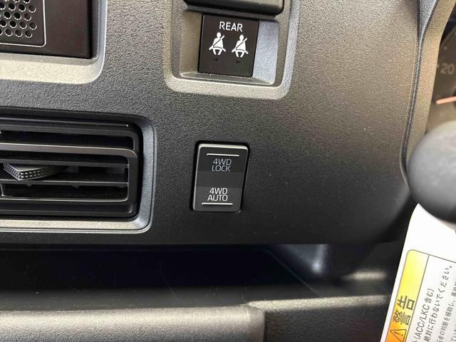 ハイゼットカーゴDX電子4WD 純正ラジオ(AM・FM) キーレスエントリー マニュアルエアコン ハロゲンヘッドライト コーナーセンサー オートライト/ハイビーム エコアイドル(秋田県)の中古車