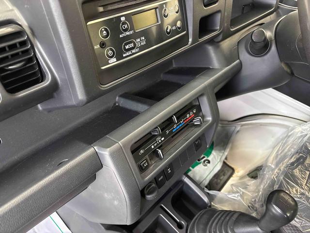 ハイゼットトラックEXTパートタイム4WD 純正CD マニュアルエアコン ハロゲンヘッドライト/フォグランプ キーレスエントリー デフロック 荷台作業灯 ストロング防錆 パワーウィンドウ テールゲートチェーン(秋田県)の中古車