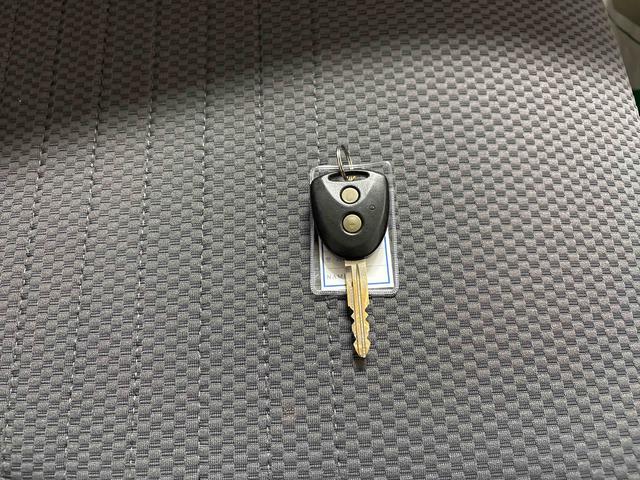 ハイゼットトラックEXTパートタイム4WD 純正CD マニュアルエアコン ハロゲンヘッドライト/フォグランプ キーレスエントリー デフロック 荷台作業灯 ストロング防錆 パワーウィンドウ テールゲートチェーン(秋田県)の中古車