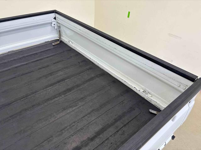 ハイゼットトラックEXTパートタイム4WD 純正CD マニュアルエアコン ハロゲンヘッドライト/フォグランプ キーレスエントリー デフロック 荷台作業灯 ストロング防錆 パワーウィンドウ テールゲートチェーン(秋田県)の中古車