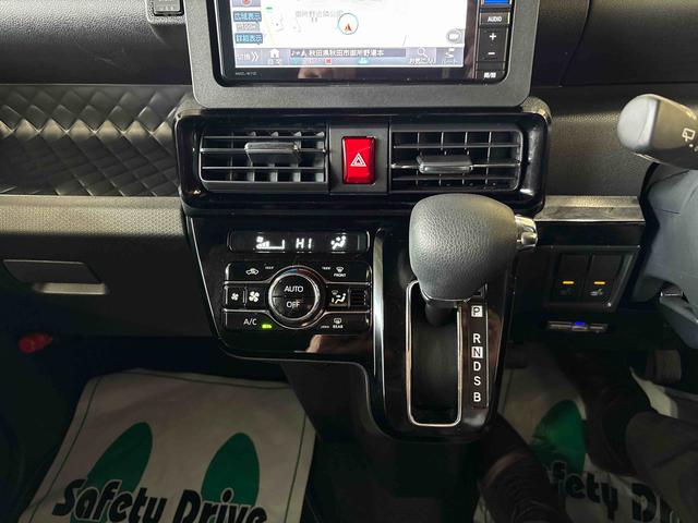 タントカスタムＸスタイルセレクション４ＷＤ　純正ナビ　ＬＥＤヘッドライト／フォグランプ　オートエアコン／ライト／ハイビーム／電動ドアミラー　社外品ＥＴＣ　ドライブレコーダー　コーナーセンサー　両側電動スライドドア　チルトステアリング（秋田県）の中古車