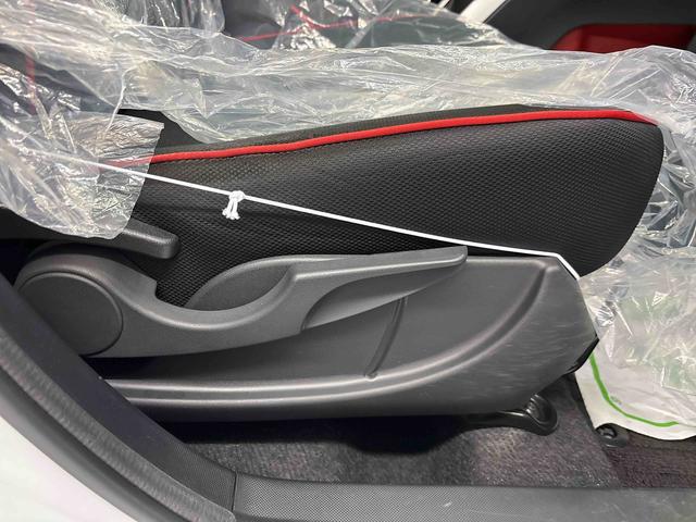 ロッキーG4WD 純正ナビ バックカメラ ステアリングスイッチ LEDヘッドライト/フォグランプ オートエアコン/ライト/ハイビーム/電動ドアミラー クルーズコントロール コーナーセンサ− ドライブレコーダー(秋田県)の中古車