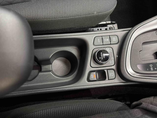 ヤリスクロスＧ４ＷＤ　ディスプレイオーディオ　バックカメラ　コーナーセンサー　トヨタセーフティセンス　ＥＴＣ　電動パーキングブレーキ　オートエアコン／ライト／ハイビーム／電動ドアミラー　クルーズコントロール（秋田県）の中古車