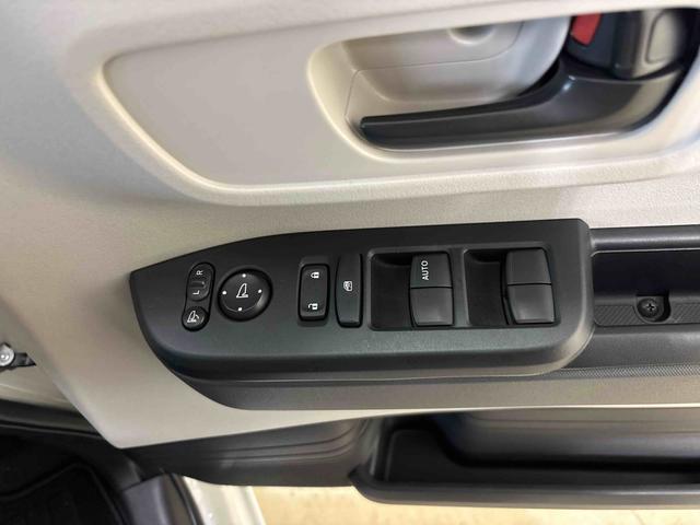 Ｎ−ＢＯＸベースグレード４ＷＤ　ホンダセンシング　社外ナビ　社外ＥＴＣ　オートエアコン／ライト　電動格納ドアミラー　ＬＥＤヘッドライト　クルーズコントロール　チルトステアリング　電動パーキングブレーキ　シートリフター（秋田県）の中古車