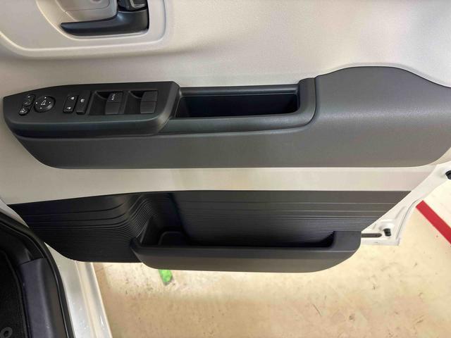 Ｎ−ＢＯＸベースグレード４ＷＤ　ホンダセンシング　社外ナビ　社外ＥＴＣ　オートエアコン／ライト　電動格納ドアミラー　ＬＥＤヘッドライト　クルーズコントロール　チルトステアリング　電動パーキングブレーキ　シートリフター（秋田県）の中古車