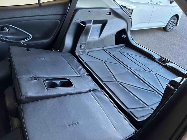 ヤリスクロスハイブリッドＧ４ＷＤ　衝突安全防止機能　ディスプレイオーディオ　バックカメラ　クルーズコントロール　オートエアコン／ライト　ハロゲンヘッドランプ　ドラレコ（前後）　ＥＴＣ　チルトステアリング　シートリフター（秋田県）の中古車