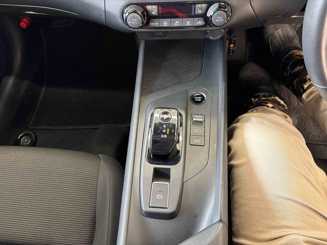 ノートＳ　ＦＯＵＲ４ＷＤ　ナビ（社外品）　ＥＴＣ　ハロゲンヘッドライト　電動パーキングブレーキ　オートエアコン／ライト　電動格納ドアミラー　ハンドルヒーター　運転席・助手席シートヒーター　チルトステアリング（秋田県）の中古車