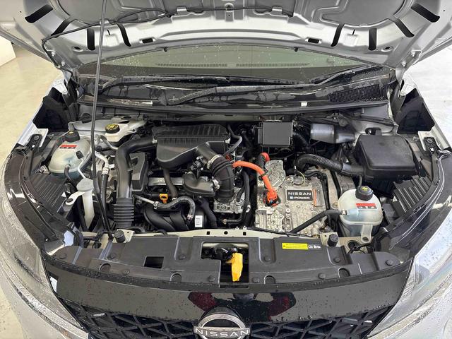 ノートＳ　ＦＯＵＲ４ＷＤ　ナビ（社外品）　ＥＴＣ　ハロゲンヘッドライト　電動パーキングブレーキ　オートエアコン／ライト　電動格納ドアミラー　ハンドルヒーター　運転席・助手席シートヒーター　チルトステアリング（秋田県）の中古車