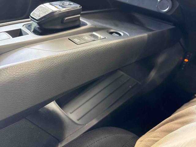 ノートＳ　ＦＯＵＲ４ＷＤ　ナビ（社外品）　ＥＴＣ　ハロゲンヘッドライト　電動パーキングブレーキ　オートエアコン／ライト　電動格納ドアミラー　ハンドルヒーター　運転席・助手席シートヒーター　チルトステアリング（秋田県）の中古車