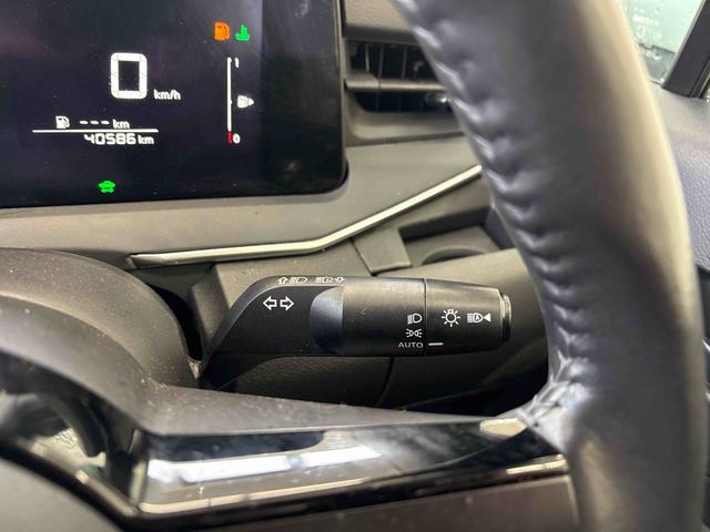 ノートＳ　ＦＯＵＲ４ＷＤ　ナビ（社外品）　ＥＴＣ　ハロゲンヘッドライト　電動パーキングブレーキ　オートエアコン／ライト　電動格納ドアミラー　ハンドルヒーター　運転席・助手席シートヒーター　チルトステアリング（秋田県）の中古車