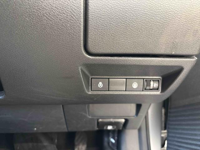 ノートＳ　ＦＯＵＲ４ＷＤ　ナビ（社外品）　ＥＴＣ　ハロゲンヘッドライト　電動パーキングブレーキ　オートエアコン／ライト　電動格納ドアミラー　ハンドルヒーター　運転席・助手席シートヒーター　チルトステアリング（秋田県）の中古車