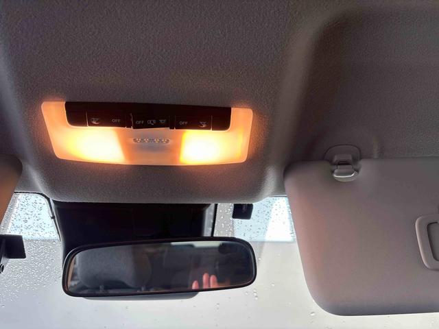 ノートＳ　ＦＯＵＲ４ＷＤ　ナビ（社外品）　ＥＴＣ　ハロゲンヘッドライト　電動パーキングブレーキ　オートエアコン／ライト　電動格納ドアミラー　ハンドルヒーター　運転席・助手席シートヒーター　チルトステアリング（秋田県）の中古車