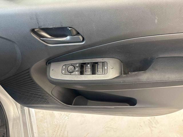 ノートＳ　ＦＯＵＲ４ＷＤ　ナビ（社外品）　ＥＴＣ　ハロゲンヘッドライト　電動パーキングブレーキ　オートエアコン／ライト　電動格納ドアミラー　ハンドルヒーター　運転席・助手席シートヒーター　チルトステアリング（秋田県）の中古車