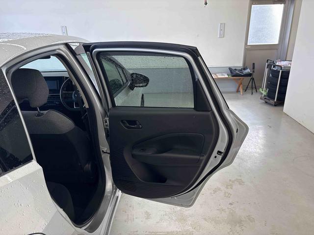 ノートＳ　ＦＯＵＲ４ＷＤ　ナビ（社外品）　ＥＴＣ　ハロゲンヘッドライト　電動パーキングブレーキ　オートエアコン／ライト　電動格納ドアミラー　ハンドルヒーター　運転席・助手席シートヒーター　チルトステアリング（秋田県）の中古車