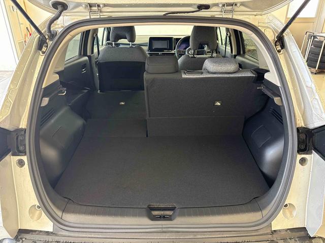 ノートＳ　ＦＯＵＲ４ＷＤ　ナビ（社外品）　ＥＴＣ　ハロゲンヘッドライト　電動パーキングブレーキ　オートエアコン／ライト　電動格納ドアミラー　ハンドルヒーター　運転席・助手席シートヒーター　チルトステアリング（秋田県）の中古車