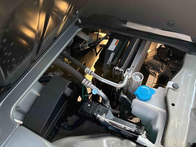 キャリイトラックＫＣエアコン・パワステ農繁仕様パートタイム４ＷＤ　純正ラジオ　ハロゲンヘッドライト　マニュアルエアコン　オートライト　コーナーセンサー　キーレスエントリー　パワーウィンドウ　荷台作業灯　テールゲートチェーン　リヤ４枚リーフ（秋田県）の中古車