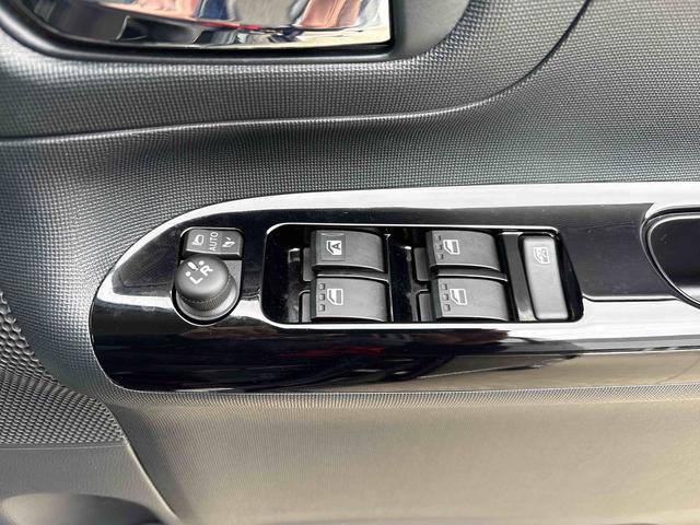 ムーヴキャンバスGブラックインテリアリミテッド SAIII4WD 純正ナビ パノラマモニター LEDヘッドランプ/フォグランプ オートエアコン/ライト/ハイビーム/電動格納ドアミラー ドライブレコーダー 両側電動スライドドア チルトステアリング(秋田県)の中古車