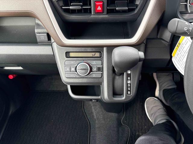 ムーヴX4WD オーディオレス LEDヘッドライト コーナーセンサー オートエアコン/ライト/ハイビーム/電動ドアミラー チルトステアリング 運転席シートリフター 助手席電動スライドドア(秋田県)の中古車