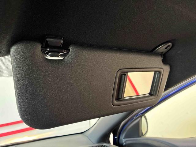 ヤリスハイブリッドＸ４ＷＤ　衝突安全防止機能　ナビゲーション　バックカメラ　クルーズコントロール　オートエアコン／ライト　ハロゲンヘッドランプ　ドラレコ　ＥＴＣ　チルトステアリング　シートリフター　サイドエアバッグ（秋田県）の中古車
