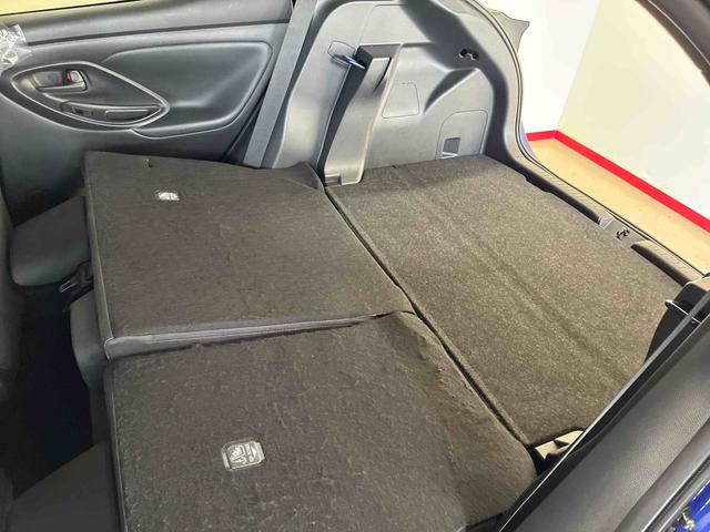 ヤリスハイブリッドＸ４ＷＤ　衝突安全防止機能　ナビゲーション　バックカメラ　クルーズコントロール　オートエアコン／ライト　ハロゲンヘッドランプ　ドラレコ　ＥＴＣ　チルトステアリング　シートリフター　サイドエアバッグ（秋田県）の中古車