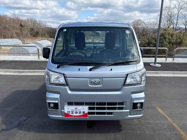 ハイゼットトラックスタンダード　農用スペシャルパートタイム４ＷＤ　純正ＣＤ　オートライト／ハイビーム　ハロゲンヘッドライト／フォグランプ　マニュアルエアコン　デフロック　コーナーセンサー　荷台作業灯　リヤ４枚リーフスプリング　ストロング防錆（秋田県）の中古車