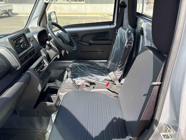 ハイゼットトラックスタンダード　農用スペシャルパートタイム４ＷＤ　純正ＣＤ　オートライト／ハイビーム　ハロゲンヘッドライト／フォグランプ　マニュアルエアコン　デフロック　コーナーセンサー　荷台作業灯　リヤ４枚リーフスプリング　ストロング防錆（秋田県）の中古車