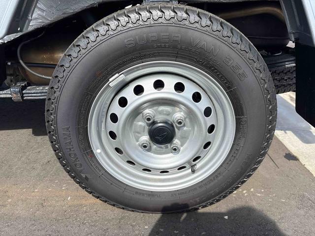 ハイゼットトラックスタンダード　農用スペシャルパートタイム４ＷＤ　純正ＣＤ　オートライト／ハイビーム　ハロゲンヘッドライト／フォグランプ　マニュアルエアコン　デフロック　コーナーセンサー　荷台作業灯　リヤ４枚リーフスプリング　ストロング防錆（秋田県）の中古車