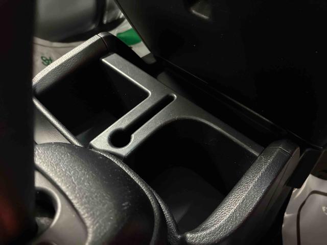 ハイゼットトラックジャンボＳＡIIIｔパートタイム４ＷＤ　スマアシＩＩＩ（衝突安全防止機能）　純正ＡＭＦＭ　キーレス　マニュアルエアコン　ＬＥＤヘッド／フォグランプ　パワーウィンドウ　デュアルエアバッグ　荷台灯　リヤ３枚リーフスプリング（秋田県）の中古車