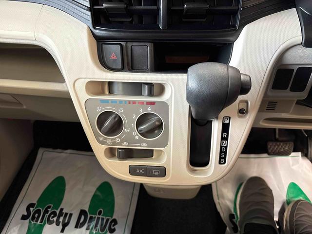 ムーヴＬ　ＳＡIII４ＷＤ　純正ＣＤ　ハロゲンヘッドライト　キーレスエントリー　マニュアルエアコン　運転席シートヒーター　電動ドアミラー　ＶＳＣ（横滑り防止機能）　スマートアシスト（予防安全装置）（秋田県）の中古車