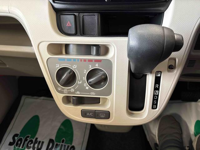 ムーヴＬ　ＳＡIII４ＷＤ　純正ＣＤ　ハロゲンヘッドライト　キーレスエントリー　マニュアルエアコン　運転席シートヒーター　電動ドアミラー　ＶＳＣ（横滑り防止機能）　スマートアシスト（予防安全装置）（秋田県）の中古車