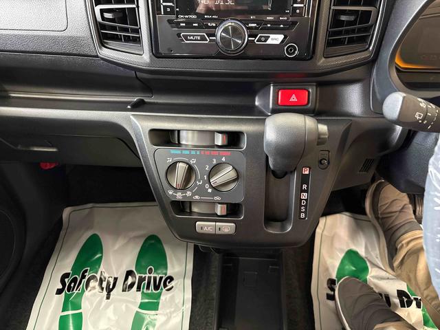 ミライースL SAIII4WD 純正CD マニュアルエアコン ハロゲンヘッドライト コーナーセンサー オートライト/ハイビーム VSC(横滑り防止機能) パワーウィンドウ キーレスエントリー(秋田県)の中古車