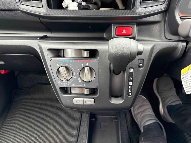 ミライースＬ　ＳＡIII４ＷＤ　オーディオレス　オートライト／ハイビーム　ハロゲンヘッドライト　キーレスエントリー　コーナーセンサー　マニュアルエアコン　ＶＳＣ（横滑り防止機能）　スマートアシスト（予防安全装置）（秋田県）の中古車