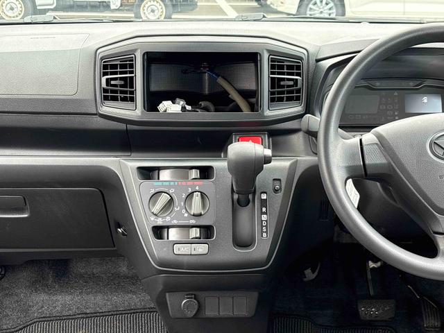 ミライースＬ　ＳＡIII４ＷＤ　オーディオレス　オートライト／ハイビーム　ハロゲンヘッドライト　キーレスエントリー　コーナーセンサー　マニュアルエアコン　ＶＳＣ（横滑り防止機能）　スマートアシスト（予防安全装置）（秋田県）の中古車