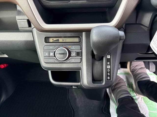 ムーヴX4WD オーディオレス LEDヘッドライト バックカメラ オートエアコン/ライト/ハイビーム/電動格納ドアミラー チルトステアリング 助手席電動スライドドア コーナーセンサー 運転席シートリフター(秋田県)の中古車