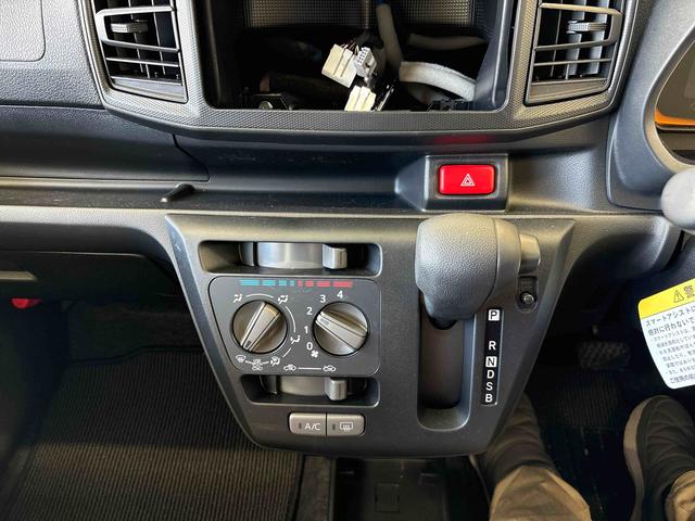 ミライースL SAIII4WD オーディオレス オートライト/ハイビーム ハロゲンヘッドライト キーレスエントリー コーナーセンサー VSC(横滑り防止機能) スマートアシスト(予防安全装置) マニュアルエアコン(秋田県)の中古車