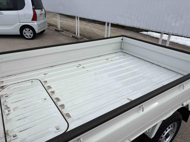 ハイゼットトラックスタンダード　農用スペシャルパートタイム４ＷＤ　デフロック　コーナーセンサー　ハロゲンヘッドライト　マニュアルエアコン　純正ラジオ　オートライト／ハイビーム　荷台作業灯　リヤ４枚リーフ　ＶＳＣ（横滑り防止機能）（秋田県）の中古車