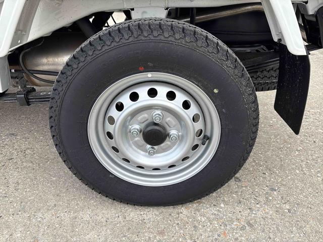 ハイゼットトラックスタンダード　農用スペシャルパートタイム４ＷＤ　デフロック　コーナーセンサー　ハロゲンヘッドライト　マニュアルエアコン　純正ラジオ　オートライト／ハイビーム　荷台作業灯　リヤ４枚リーフ　ＶＳＣ（横滑り防止機能）（秋田県）の中古車