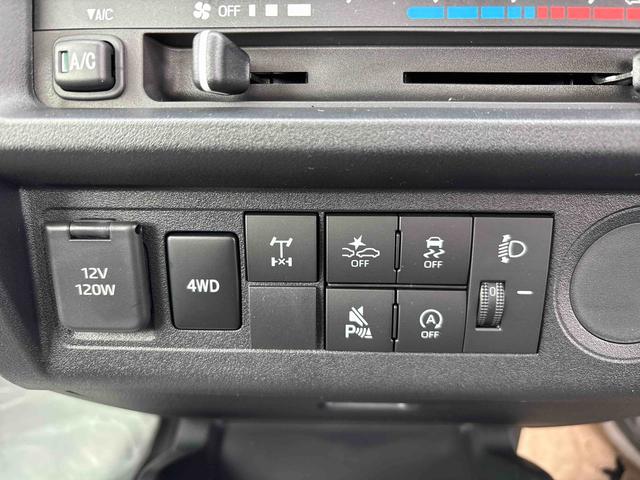 ハイゼットトラックスタンダード　農用スペシャルパートタイム４ＷＤ　デフロック　コーナーセンサー　ハロゲンヘッドライト　マニュアルエアコン　純正ラジオ　オートライト／ハイビーム　荷台作業灯　リヤ４枚リーフ　ＶＳＣ（横滑り防止機能）（秋田県）の中古車