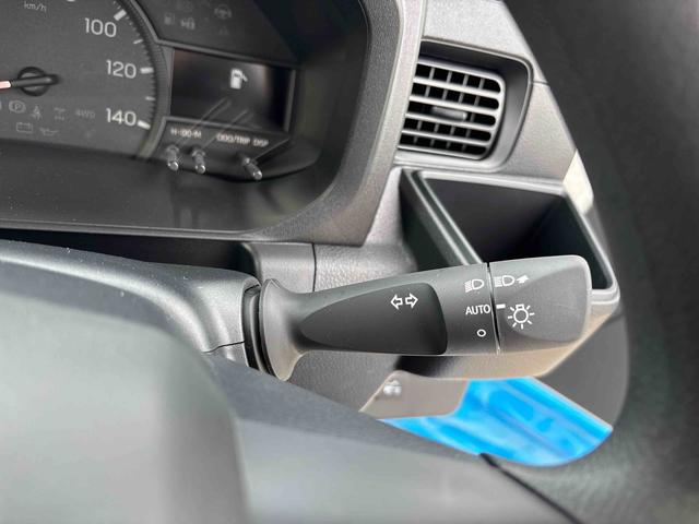 ハイゼットトラックスタンダード　農用スペシャルパートタイム４ＷＤ　デフロック　コーナーセンサー　ハロゲンヘッドライト　マニュアルエアコン　純正ラジオ　オートライト／ハイビーム　荷台作業灯　リヤ４枚リーフ　ＶＳＣ（横滑り防止機能）（秋田県）の中古車