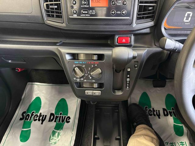 ミライースＬ　ＳＡIII４ＷＤ　純正ＣＤ　ハロゲンヘッドライト　キーレスエントリー　マニュアルエアコン　コーナーセンサー　オートライト／ハイビーム　ＶＳＣ（横滑り防止機能）　スマートアシスト（衝突安全防止機能）（秋田県）の中古車