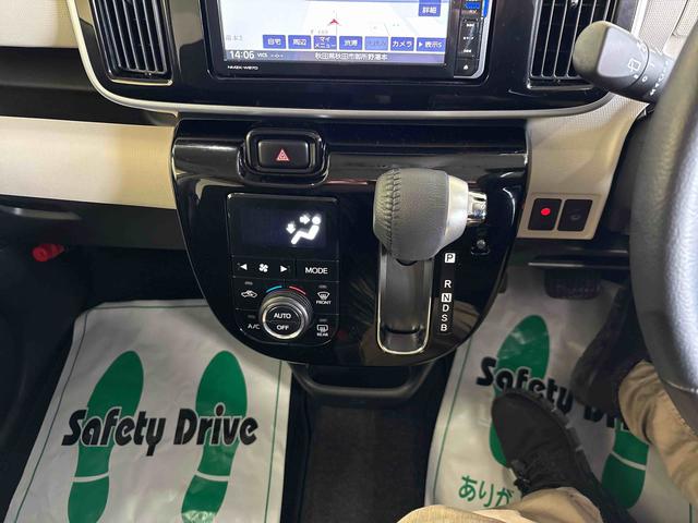 ムーヴキャンバスGブラックアクセントVS SAIII4WD 純正ナビ パノラマモニター ステアリングスイッチ LEDヘッドライト/フォグランプ オートエアコン/ライト/ハイビーム/電動ドアミラー TVコントロールキット 両側電動スライドドア(秋田県)の中古車